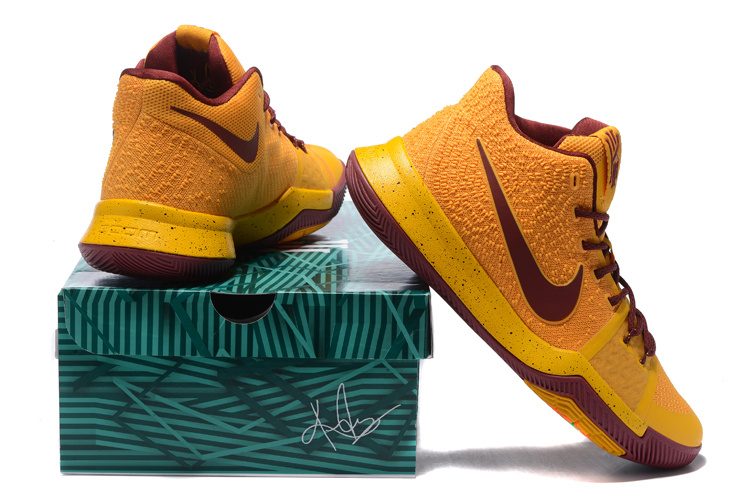 kyrie 3 jaune