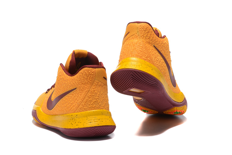 kyrie 3 jaune